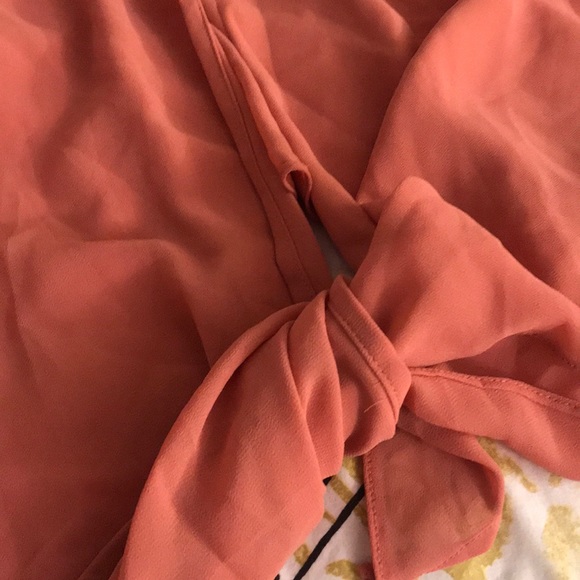 Coral lace up top - Picture 4 of 4